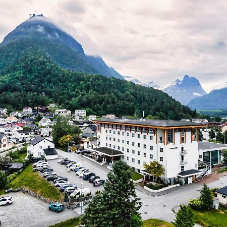 Grand Hotel - By Classic Norway Hotels Åndalsnes Dış mekan fotoğraf