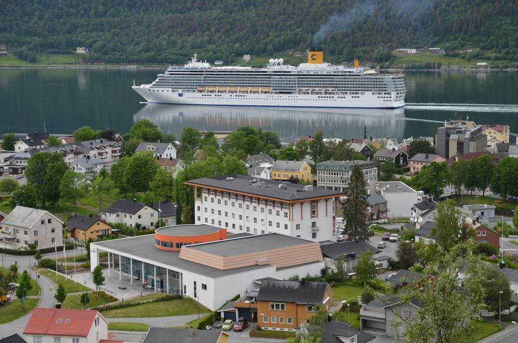 Grand Hotel - By Classic Norway Hotels Åndalsnes Dış mekan fotoğraf